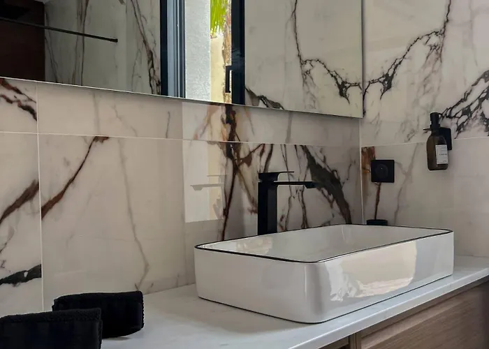 Villa Yuna Mediterranean Charm & Elegance *