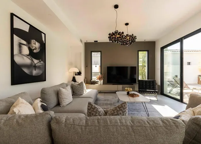 Villa Yuna Mediterranean Charm & Elegance *