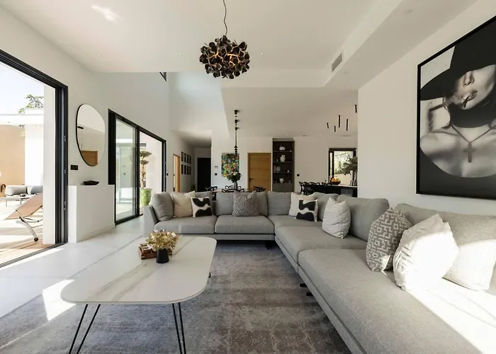 Villa Yuna Mediterranean Charm & Elegance *