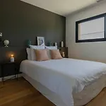 Yuna Mediterranean Charm & Elegance אגדה