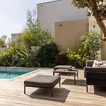 Yuna Mediterranean Charm & Elegance * אגדה