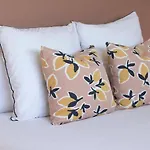 בית נופש Yuna Mediterranean Charm & Elegance *