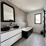 בית נופש Yuna Mediterranean Charm & Elegance *