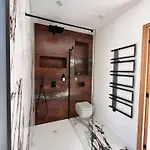 Yuna Mediterranean Charm & Elegance אגדה