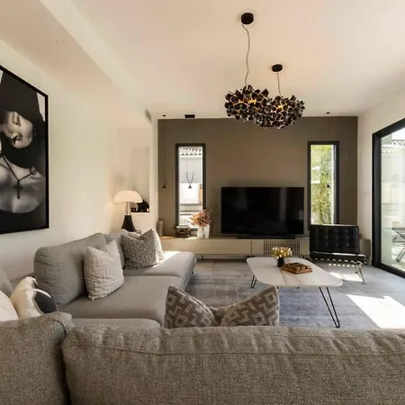 Yuna Heated Swimming Pool *